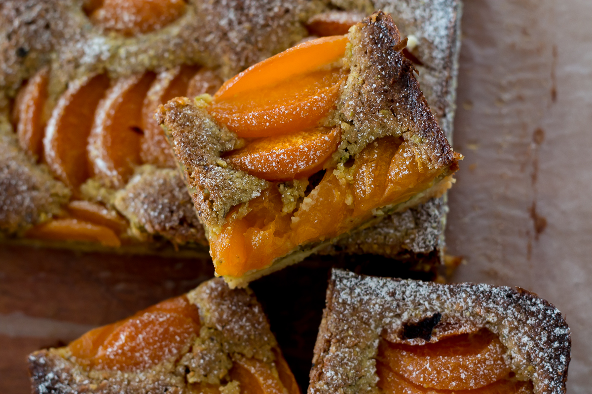 Apricot pistachio slice