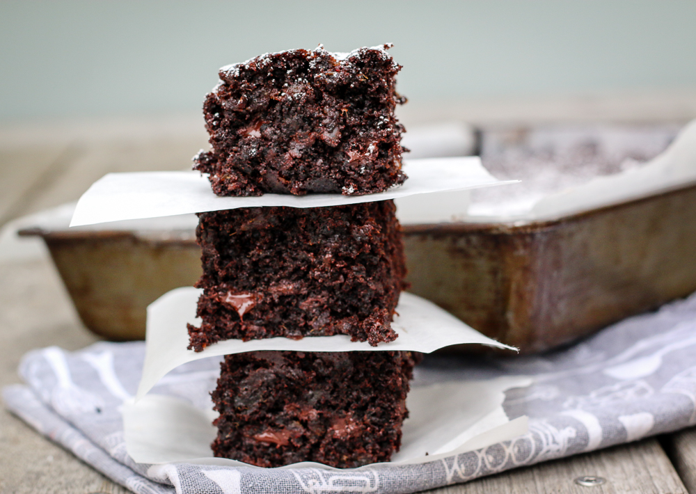 Chocolate Date Brownie | The Brick Kitchen-5
