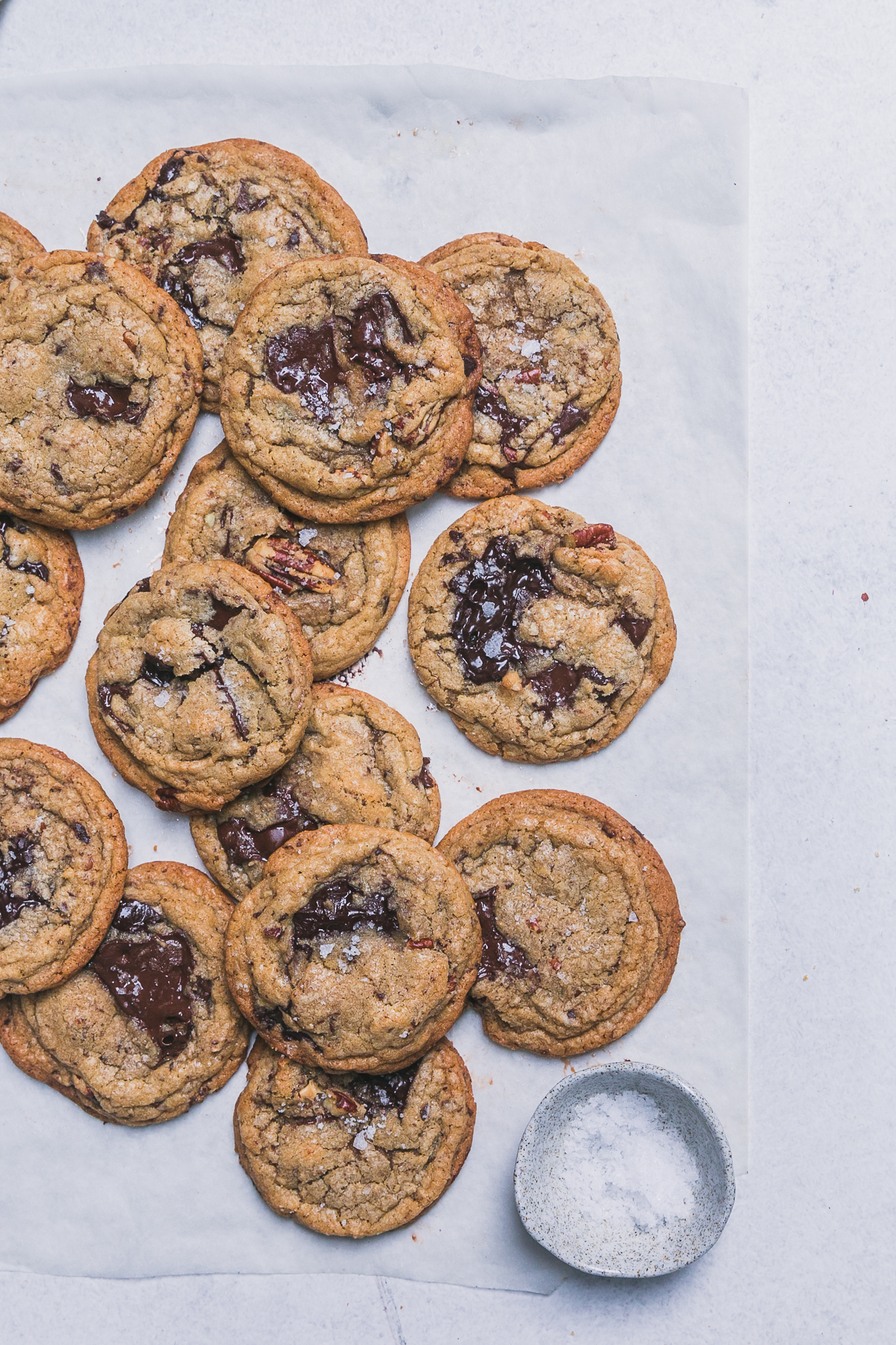 Spiced brown buttter pecan dark chocolate cookies - The Brick Kitchen